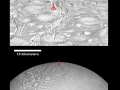Na těchto obrázcích je vyznačen severní pól Saturnova měsíce Enceladus. Velká jasnost a odrazivost povrchu měsíce svědčí o jeho mladosti - povrch je neustále obnovován materiálem vyvrhovaným z ledových sopek na jižní polární oblasti. Všimněte si trojice kráterů na spodním obrázku, které vytvářejí podobu sněhuláka. Nesou názvy Dunyazad, Shahrazad a Al-Haddar