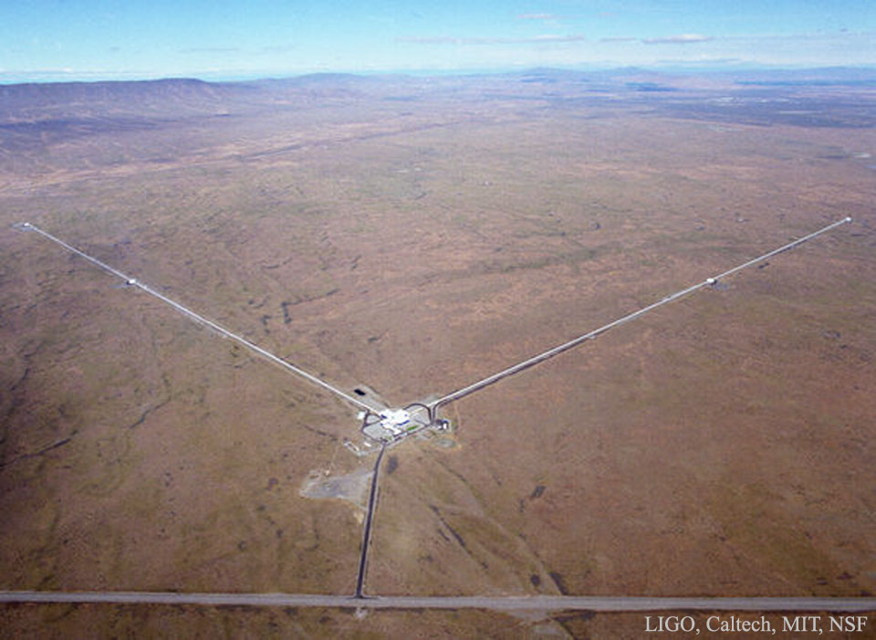 Jeden z dvoch detektorov gravitačných vĺn LIGO vo Washingtone prešiel modernizáciou...spoločne s druhým detektorom v Louisiane, rastie citlivosť...modernizácia zariadení nekonči...(Eduard Boldižár)