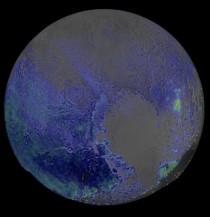 Pluto: Na povrchu více vody, než se myslelo
