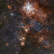 Mlhovina Tarantula okem dalekohledu VLT Survey Telescope