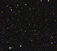 HST pozoruje vzdálený Vesmír v UV světle